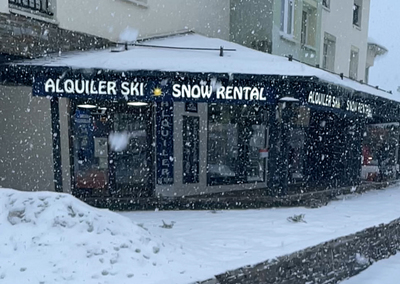 Imagen de la tienda Skisol con nieve -alquilerskisol.com